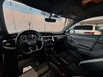 Audi Q3, 2025г, передний привод, робот