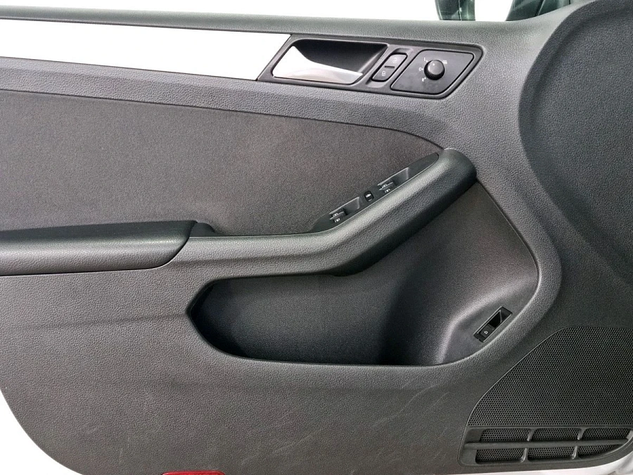 Volkswagen Jetta, 2013г., передний привод, робот