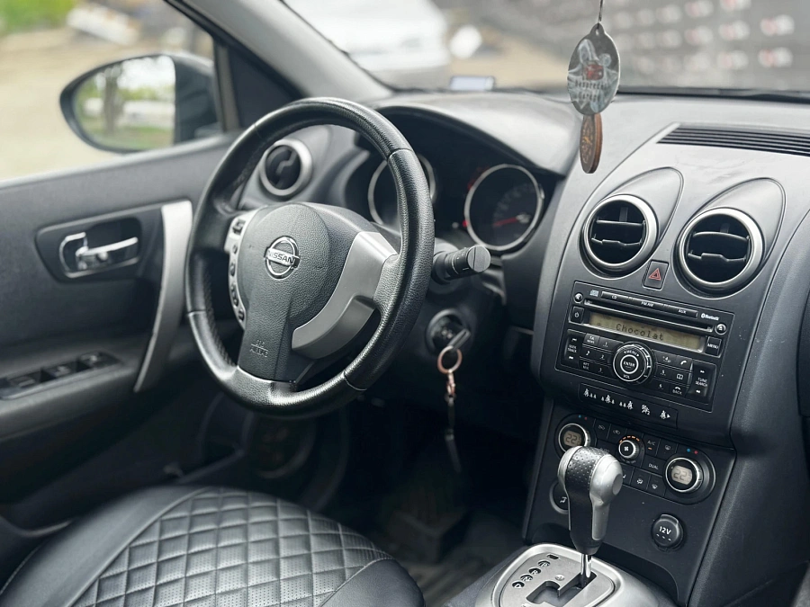 Nissan Qashqai, 2008г., полный привод, вариатор