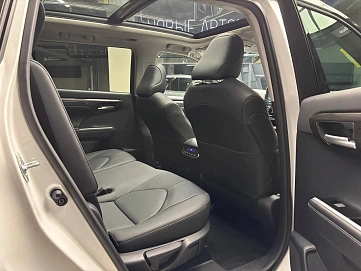 Toyota Highlander, 2025г, полный привод, автомат