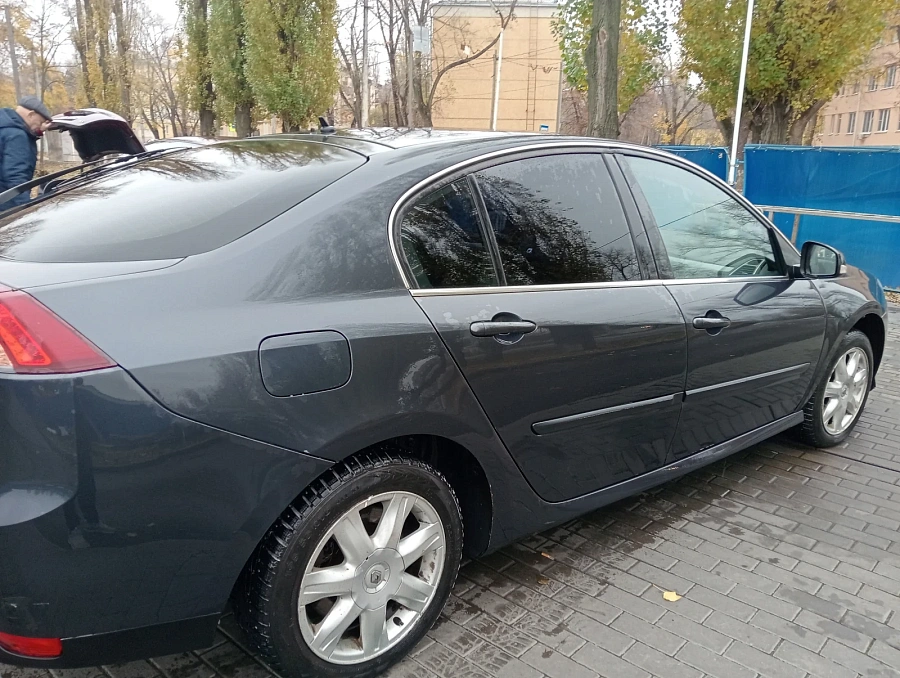 Renault Laguna, 2010г., передний привод, механика