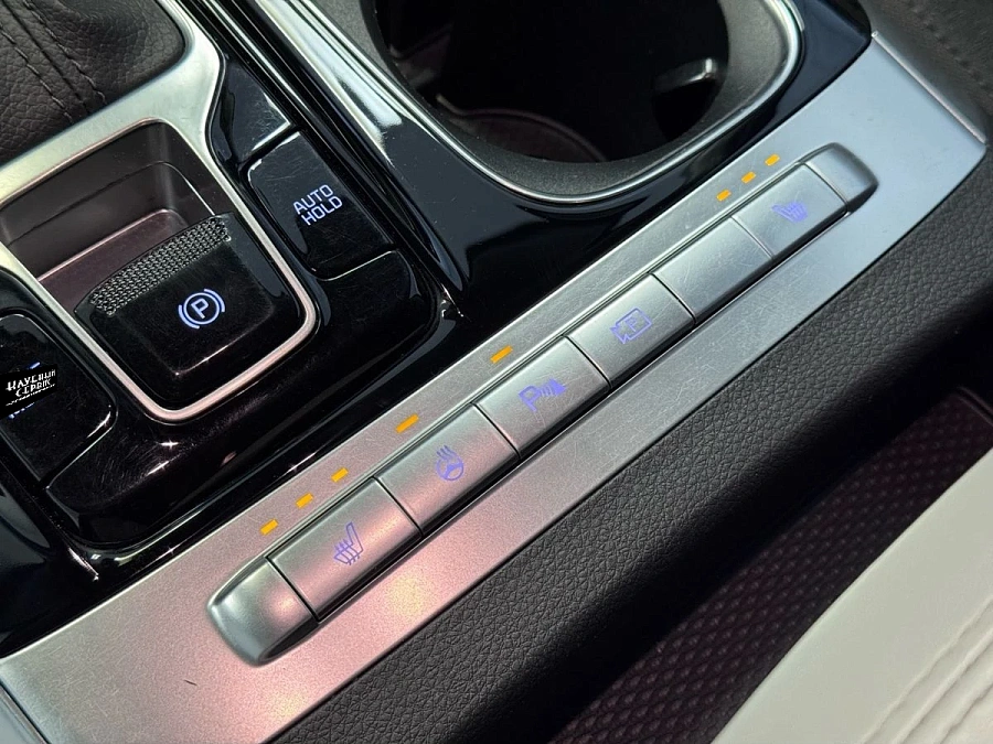 Kia Carnival, 2021г., передний привод, автомат