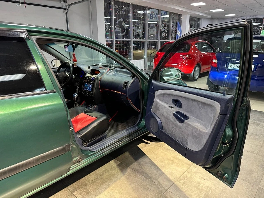Mitsubishi Carisma, 1998г., передний привод, механика