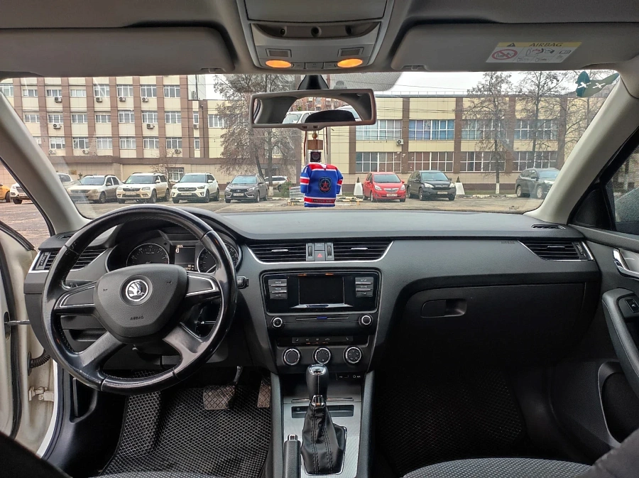 Skoda Octavia, 2014г., передний привод, автомат
