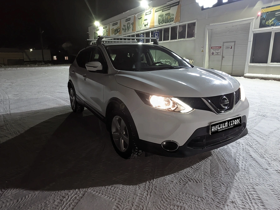 Nissan Qashqai, 2015г., полный привод, вариатор