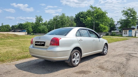 Toyota Avensis, 2004г, передний привод, автомат