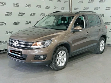 Volkswagen Tiguan, 2015г, передний привод, автомат