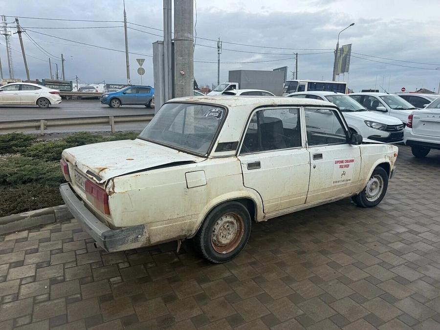 Lada (ВАЗ) 2107, 1999г., передний привод, механика