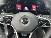 Volkswagen Golf, 2022г., передний привод, робот