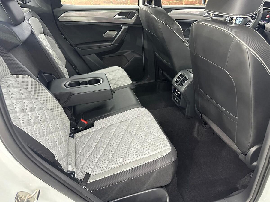 Volkswagen Tayron, 2024г., полный привод, робот