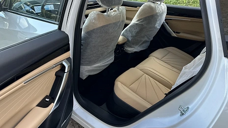 Geely Atlas, 2023г, передний привод, робот