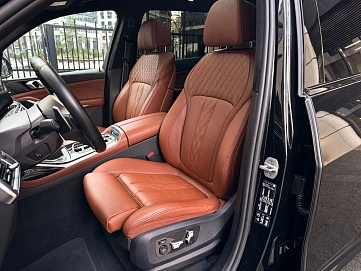 BMW X7, 2023г, полный привод, автомат