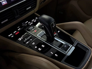 Porsche Cayenne, 2020г, полный привод, автомат