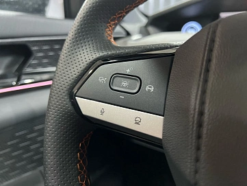 Changan UNI-V, 2024г, передний привод, робот