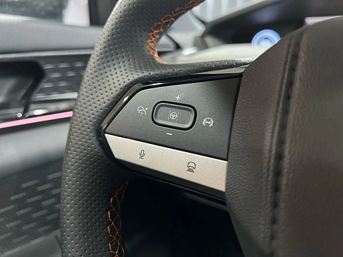 Changan UNI-V, 2024г, передний привод, робот