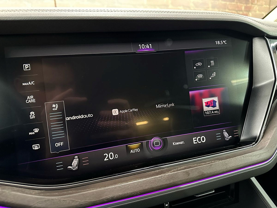 Volkswagen Touareg, 2019г., полный привод, автомат