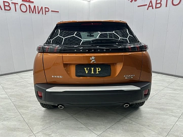 Peugeot 2008, 2021г, передний привод, робот