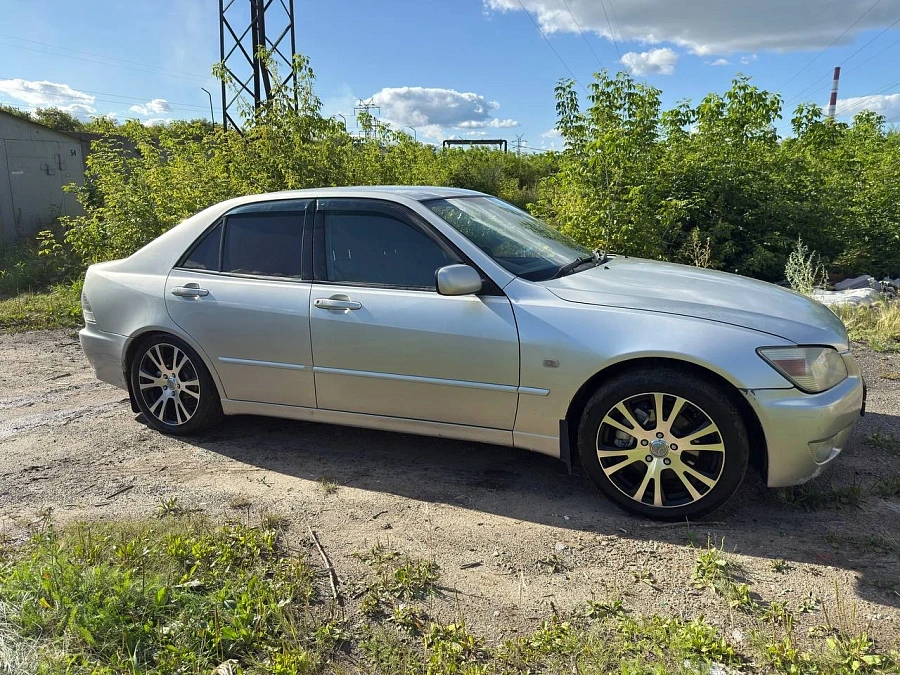 Toyota Altezza, 2004г., задний привод, автомат