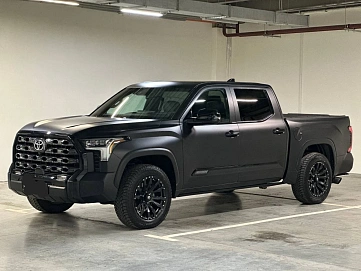 Toyota Tundra, 2022г, полный привод, автомат