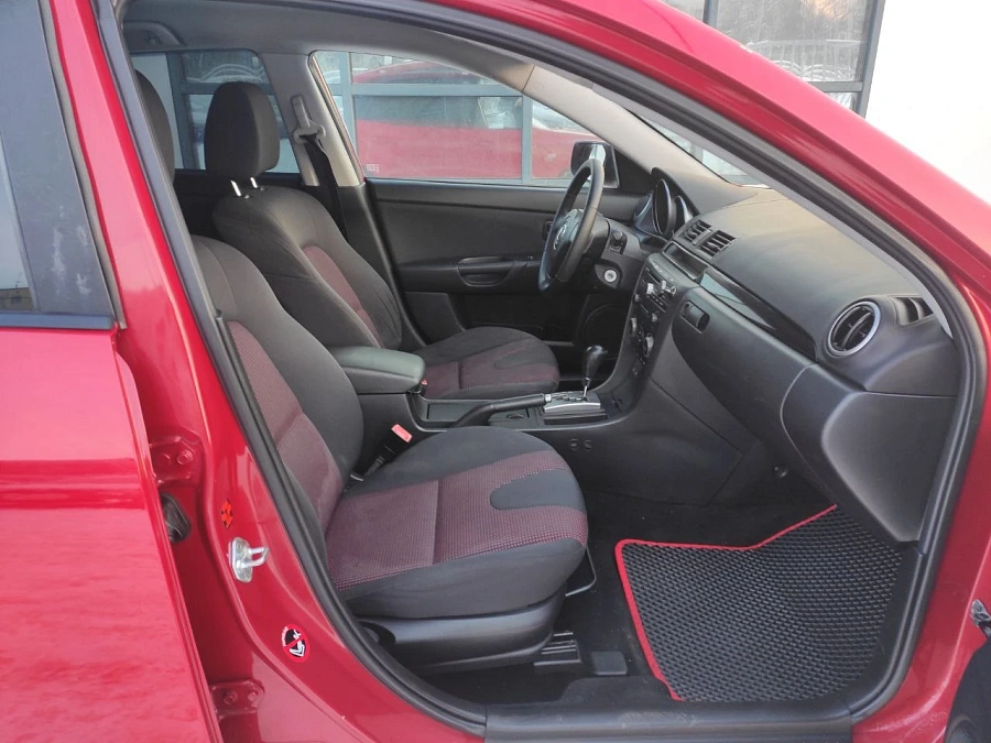 Mazda 3, 2006г., передний привод, автомат