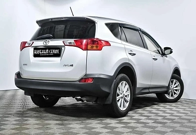 Toyota RAV4, 2014г, передний привод, механика