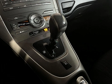 Toyota Auris, 2008г, передний привод, робот