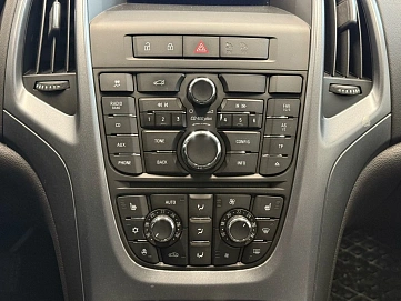 Opel Astra, 2014г, передний привод, механика