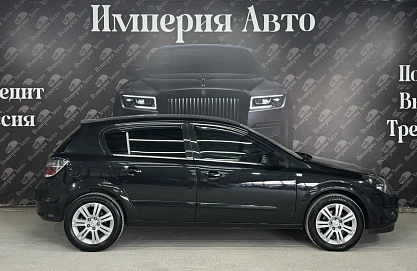 Opel Astra, 2012г, передний привод, механика