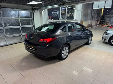 Opel Astra, 2013г, передний привод, механика