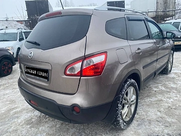 Nissan Qashqai, 2012г, передний привод, вариатор