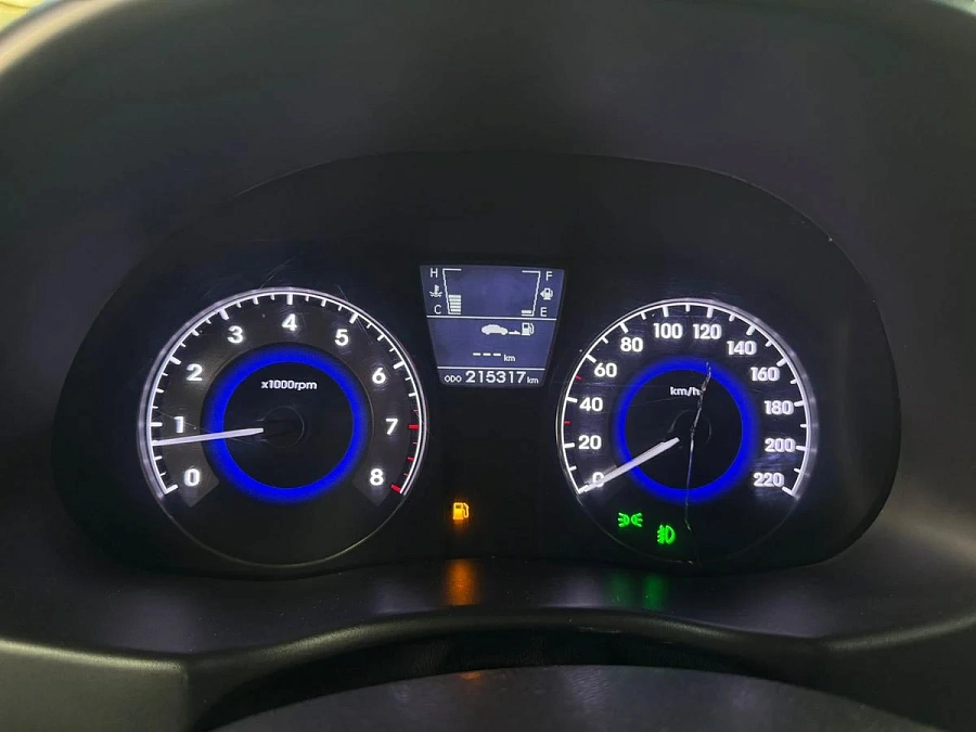 Hyundai Solaris, 2012г., передний привод, механика