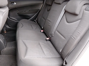 Peugeot 308, 2011г, передний привод, механика