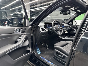 BMW X7, 2024г, полный привод, автомат