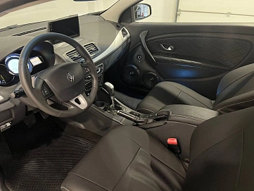 Renault Megane, 2011г, передний привод, автомат
