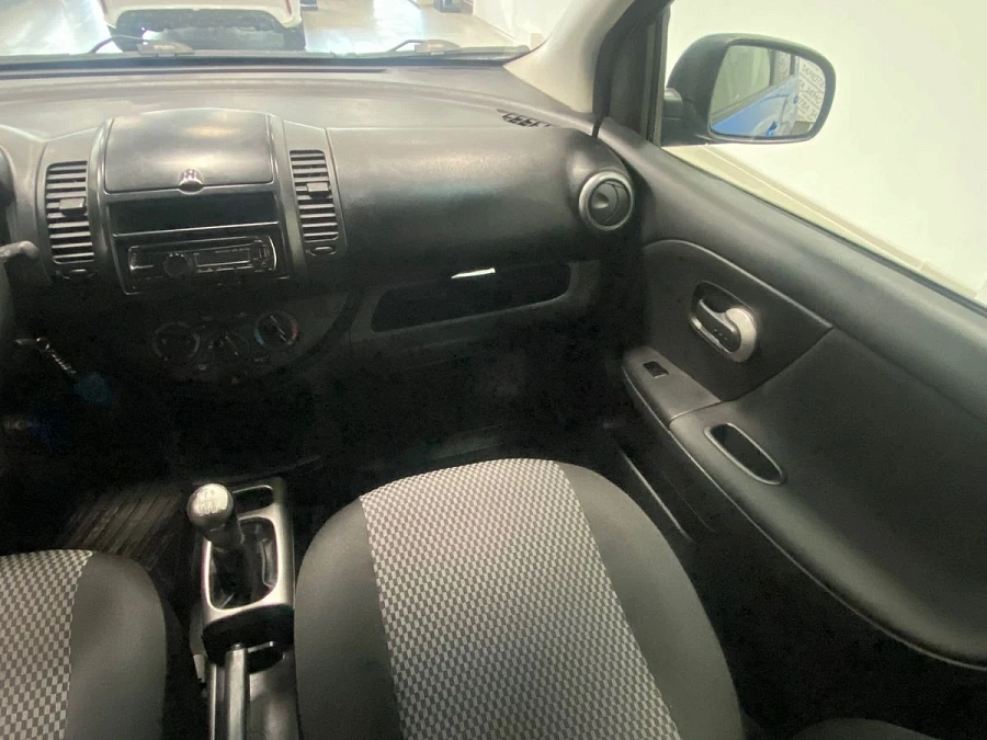 Nissan Note, 2010г., передний привод, механика