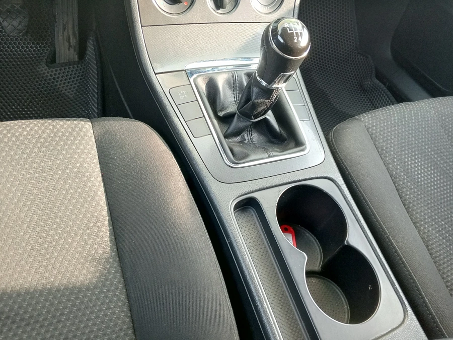 Volkswagen Passat, 2006г., передний привод, механика