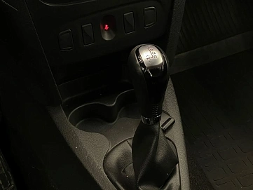 Renault Logan, 2020г, передний привод, автомат