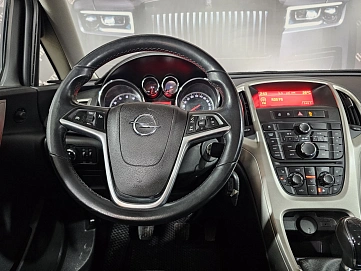 Opel Astra, 2010г, передний привод, механика
