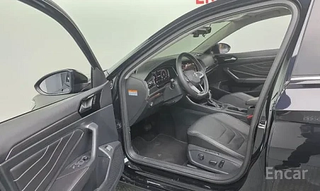 Volkswagen Jetta, 2022г, передний привод, автомат