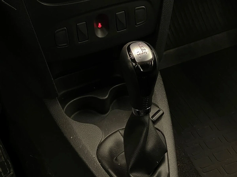 Renault Logan, 2020г., передний привод, автомат