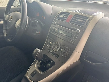 Toyota Auris, 2007г, передний привод, робот