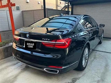 BMW 7 серии, 2017г, задний привод, автомат