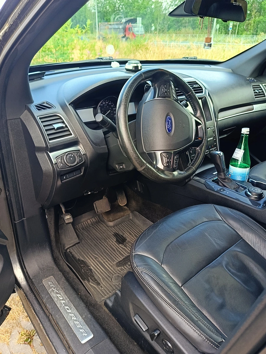 Ford Explorer, 2017г., полный привод, автомат
