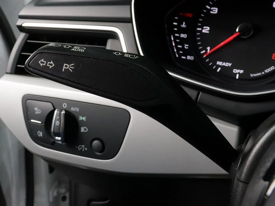 Audi A4, 2021г., передний привод, робот