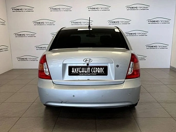 Hyundai Verna, 2006г, передний привод, автомат