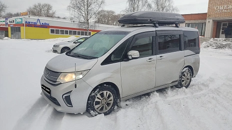 Honda Stepwgn, 2015г, передний привод, вариатор