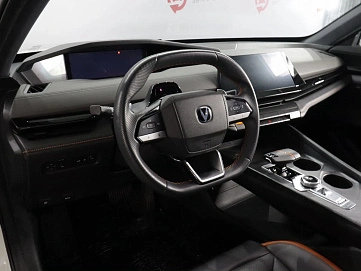 Changan UNI-V, 2023г, передний привод, робот