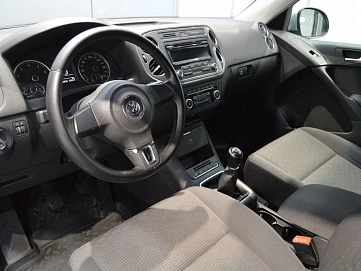 Volkswagen Tiguan, 2013г, передний привод, механика