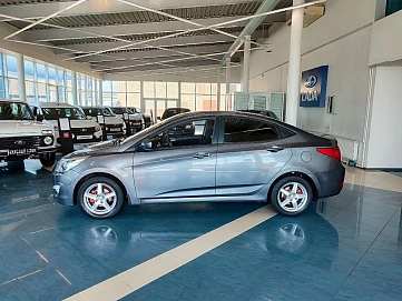 Hyundai Solaris, 2015г, передний привод, автомат