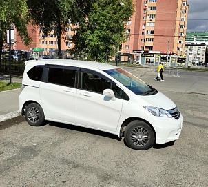 Honda Freed, 2014г, передний привод, вариатор